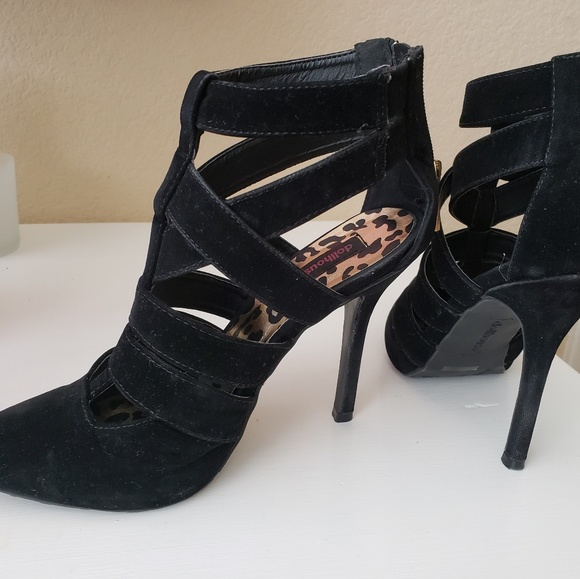 Heels - Picture 2 of 2